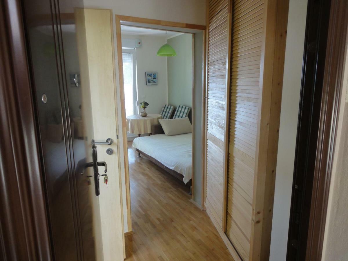 Apartment Studio Mia-Beach In Split Extérieur photo