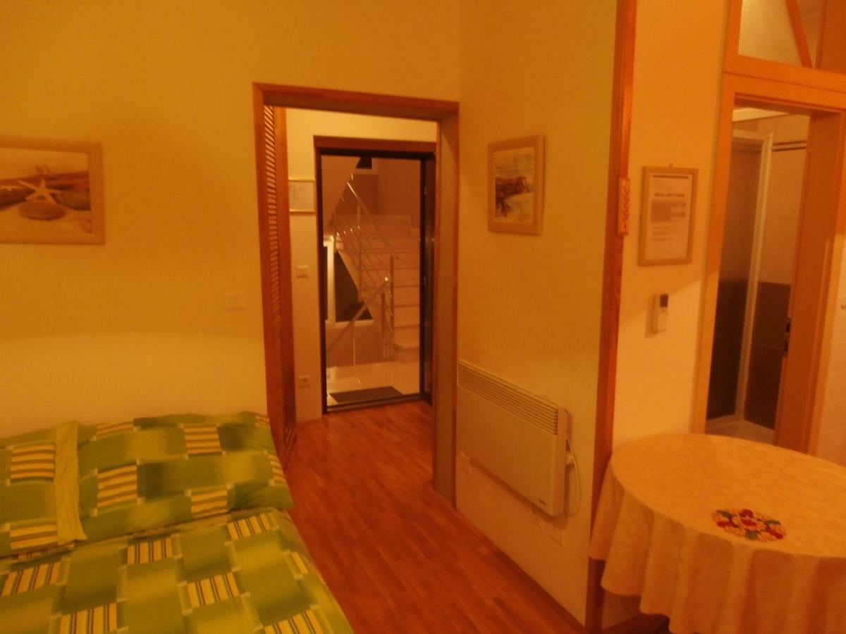 Apartment Studio Mia-Beach In Split Extérieur photo